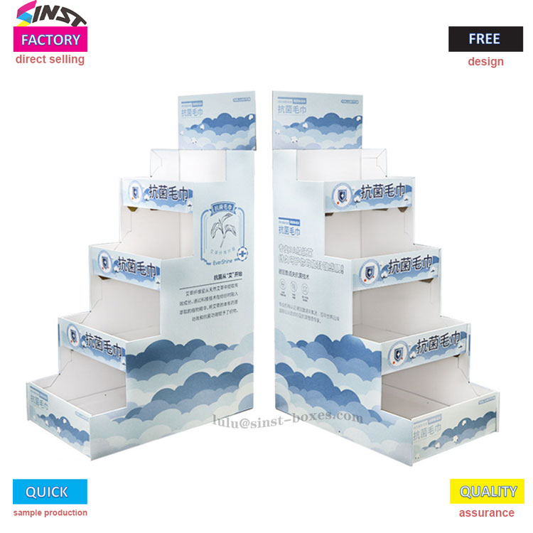 Comment un support en carton peut-il communiquer avec les serviettes sur l'étagère ?